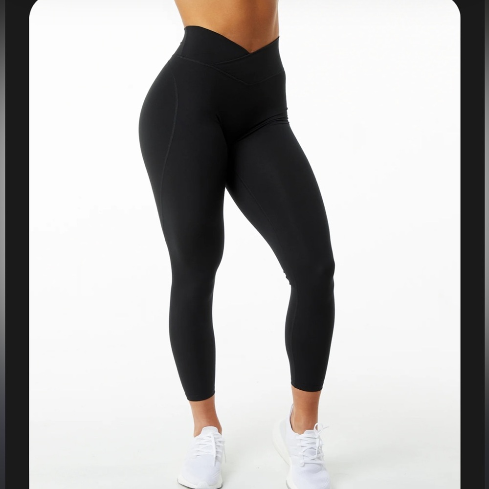 Alphalete crossover leggings